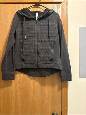 Lululemon women’s Quilted Hooded Jacket - Charcoal Gray